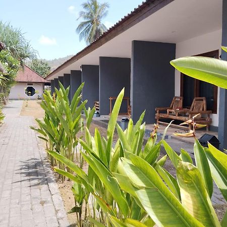 Hotel Surfers Beachfront Lombok Kuta  Exterior foto